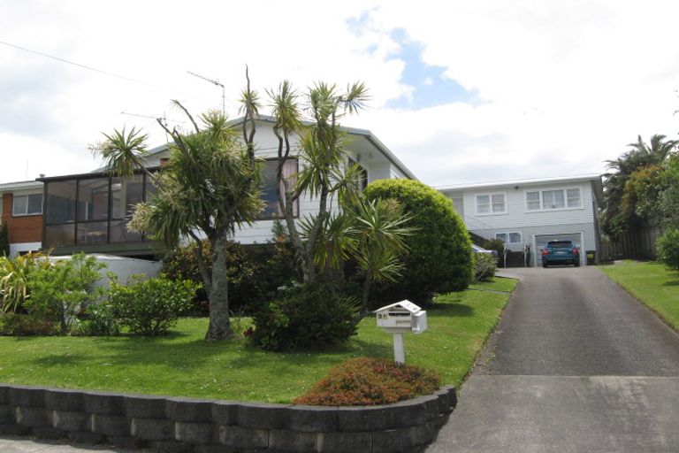 Photo of property in 9b The Crescent, Tindalls Beach, Whangaparaoa, 0930