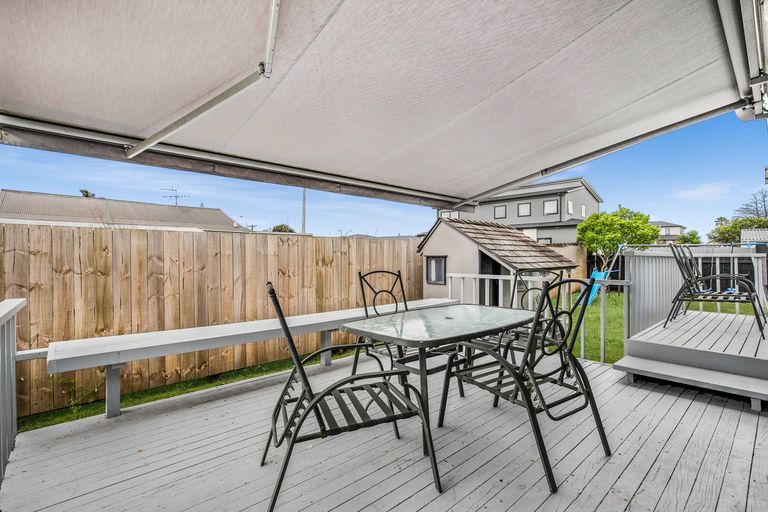 Photo of property in 67b Manuroa Road, Takanini, 2112