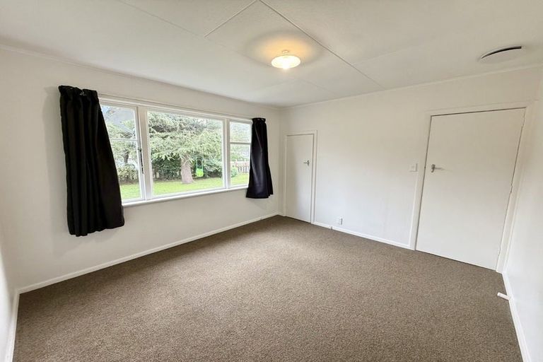 Photo of property in 19 Wood Street, Wainuiomata, Lower Hutt, 5014