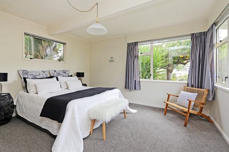 Photo of property in 2 Holyrood Street, Taradale, Napier, 4112