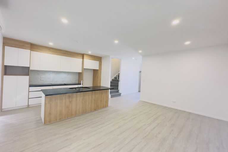 Photo of property in 20a Brentford Place, Manurewa, Auckland, 2102
