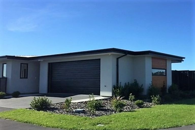 Photo of property in 16 Hancox Street, Kaiapoi, 7630