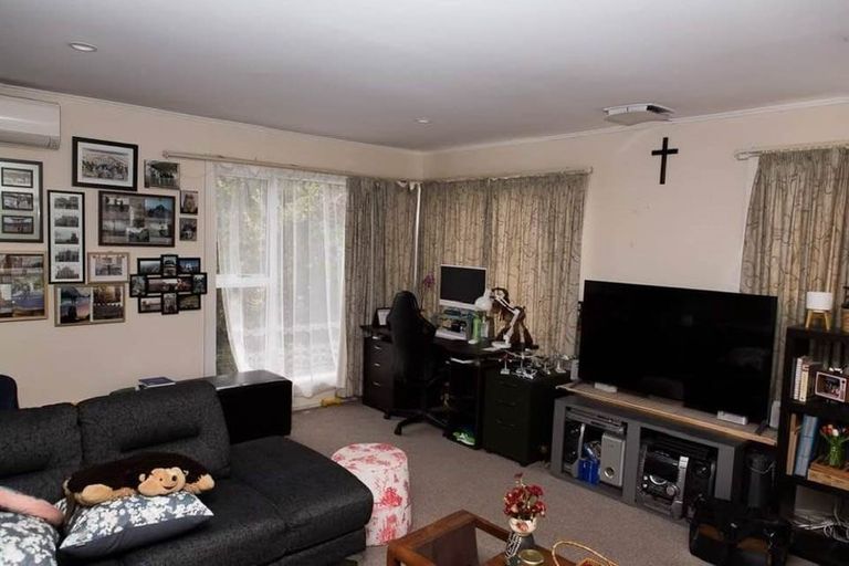 Photo of property in 4 Hallewell Crescent, Johnsonville, Wellington, 6037