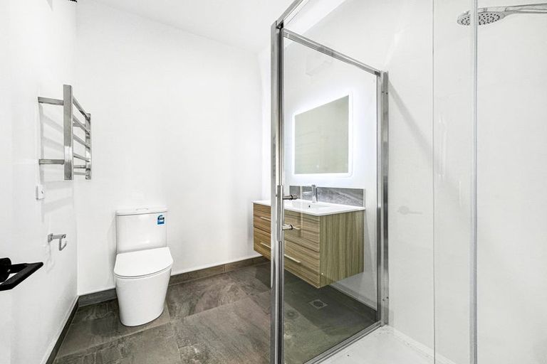 Photo of property in 2/34 Vagues Road, Northcote, Christchurch, 8052