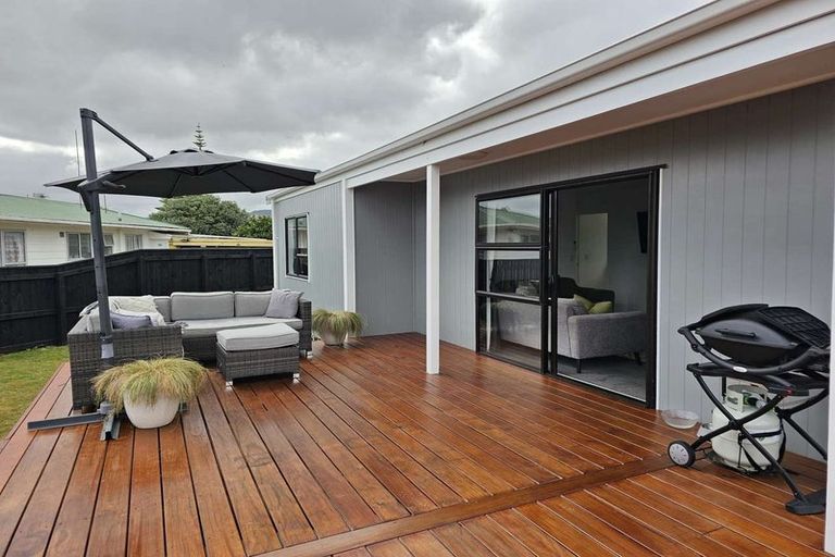 Photo of property in 13 Perth Street, Levin, 5510
