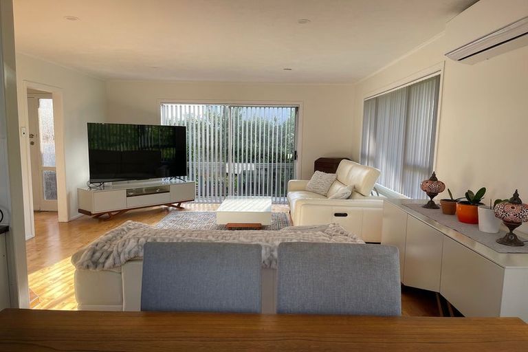 Photo of property in 42 Cyclarama Crescent, Massey, Auckland, 0614