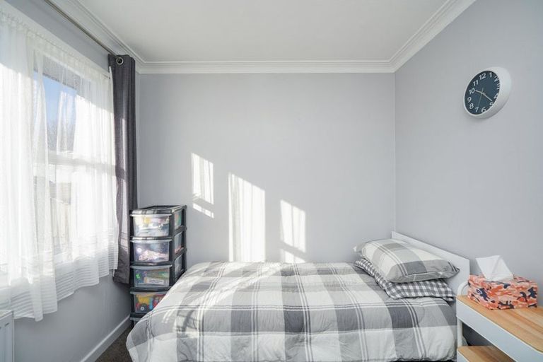 Photo of property in 230 Conyers Street, Strathern, Invercargill, 9812