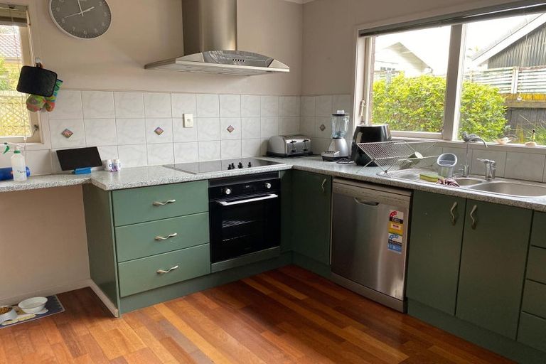 Photo of property in 4 Nassau Court, Half Moon Bay, Auckland, 2012