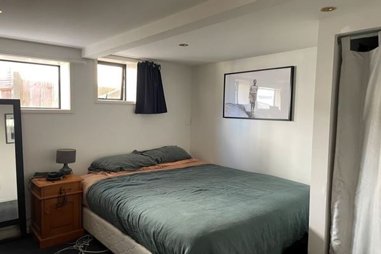 Photo of property in 280 Queens Drive, Lyall Bay, Wellington, 6022