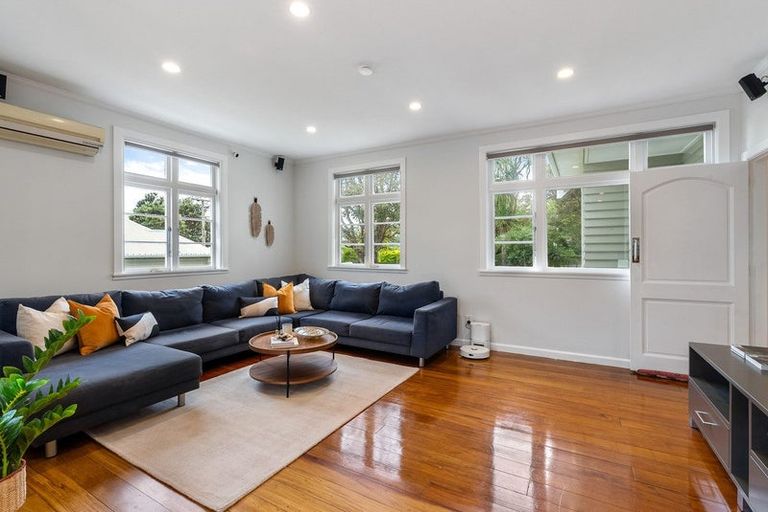 Photo of property in 30 Ngatitoa Street, Tawa, Wellington, 5028