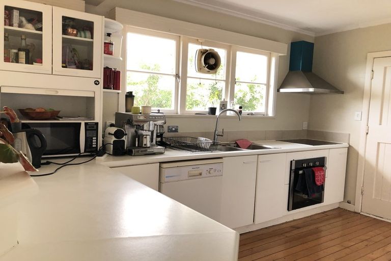 Photo of property in 25 Lake Road, Northcote, Auckland, 0627