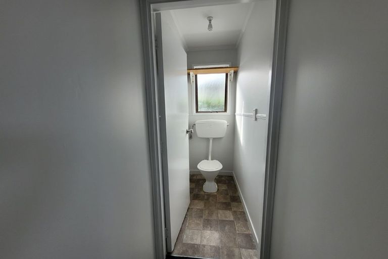Photo of property in 2 Massine Place, Randwick Park, Auckland, 2105