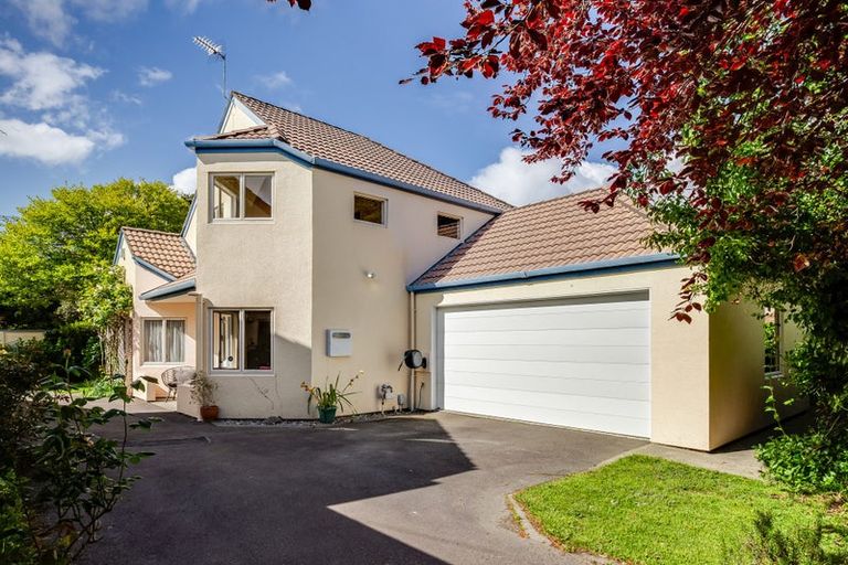 Photo of property in 38b Hinau Street, Woburn, Lower Hutt, 5011