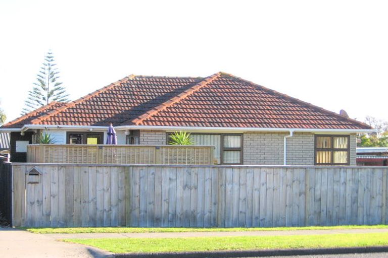 Photo of property in 38 Grove Road, Papakura, 2110