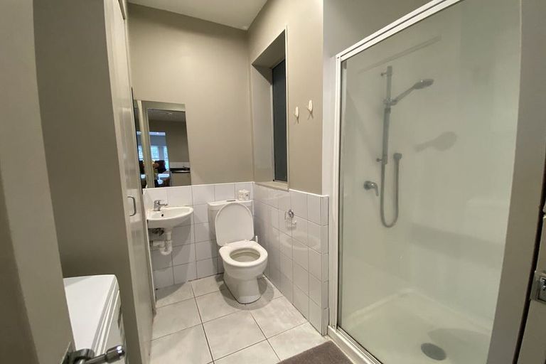 Photo of property in 41u2 Home Street, Mount Victoria, Wellington, 6011