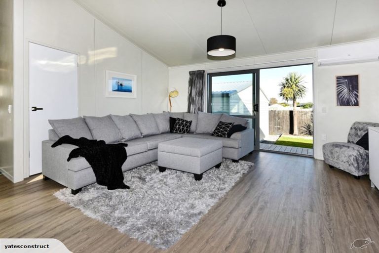 Photo of property in 3a Kingsbridge Drive, Burwood, Christchurch, 8083