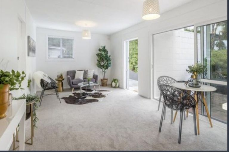 Photo of property in 4/24 Dawnhaven Drive, Te Atatu Peninsula, Auckland, 0610