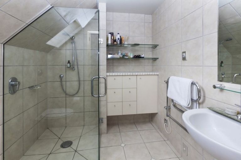 Photo of property in 5/33 Holly Road, St Albans, Christchurch, 8014