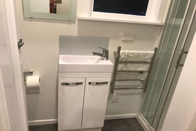 Photo of property in 30 Lyndhurst Road, Tawa, Wellington, 5028