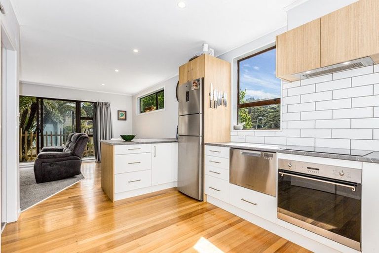 Photo of property in 9a City View Grove, Harbour View, Lower Hutt, 5010