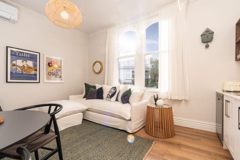 Photo of property in 18 Portland Crescent, Thorndon, Wellington, 6011