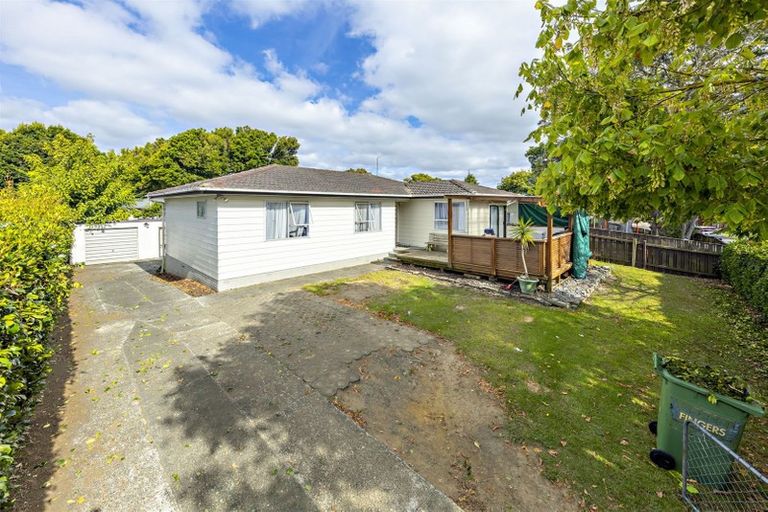 Photo of property in 14 Killington Crescent, Mangere, Auckland, 2022