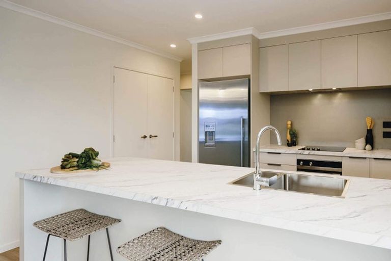 Photo of property in 47 Te Taniwha Road, One Tree Point, 0118