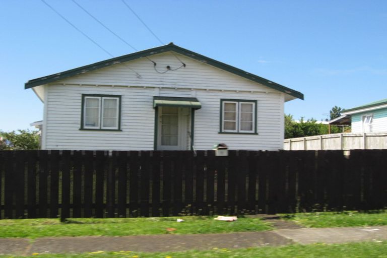 Photo of property in 12 Miro Road, Mangere Bridge, Auckland, 2022