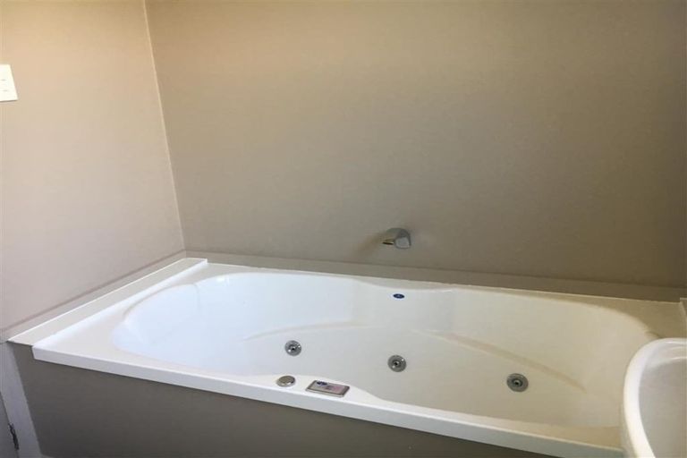 Photo of property in 13 Clapham Grove, Stokes Valley, Lower Hutt, 5019