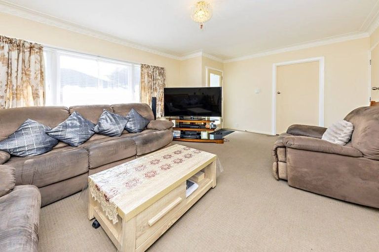 Photo of property in 1/5 Great South Road, Manurewa, Auckland, 2102