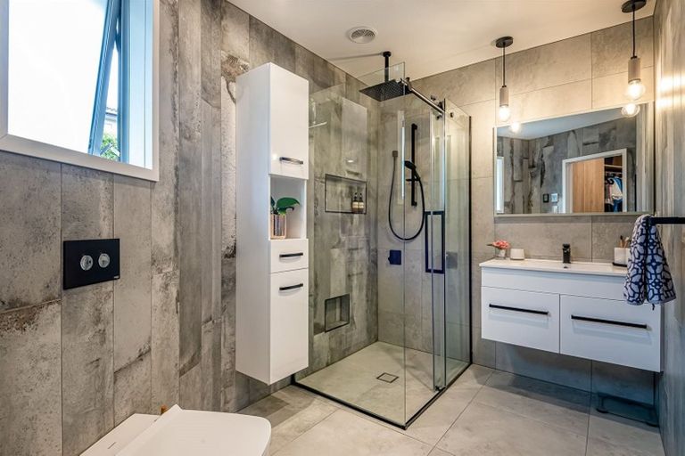 Photo of property in 19 Castleton Street, Birkdale, Auckland, 0626