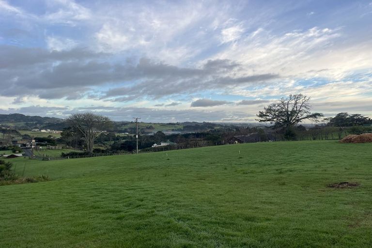 Photo of property in 96 Amreins Road, Waitakere, 0782