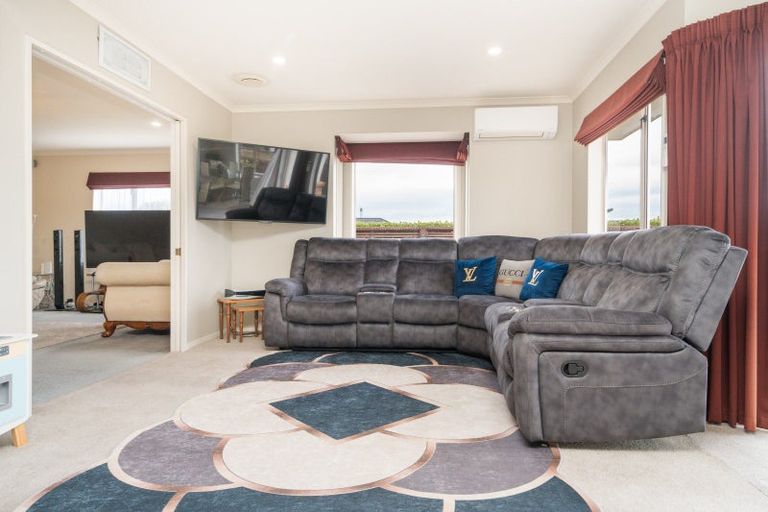 Photo of property in 19 Branigan Parade, Kelvin Grove, Palmerston North, 4414