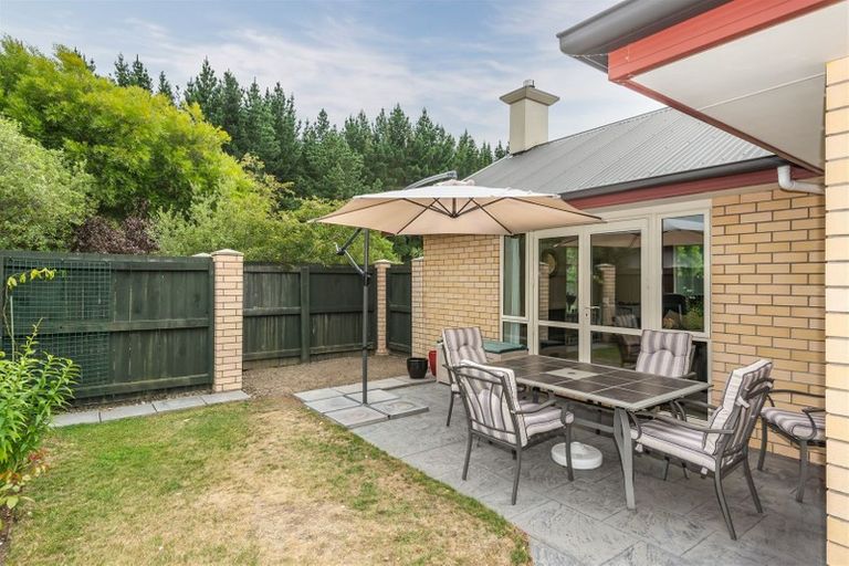 Photo of property in 132 Rothesay Road, Parklands, Christchurch, 8083