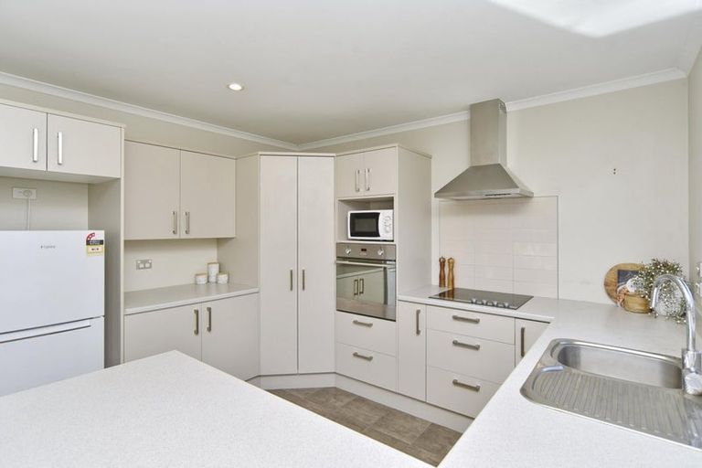 Photo of property in 3 Reeves Road, Rangiora, 7400