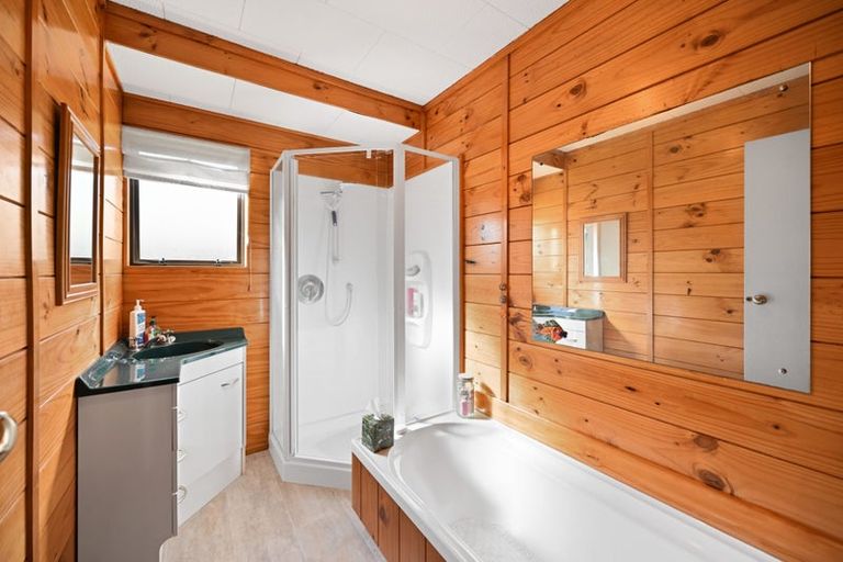 Photo of property in 2 Emma Place, Pukete, Hamilton, 3200