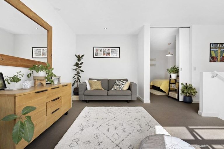 Photo of property in 59u6 Mortimer Terrace, Brooklyn, Wellington, 6021