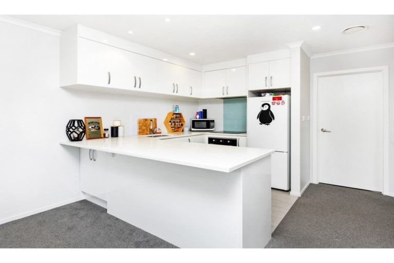 Photo of property in 11u1 Crosher Place, Silverdale, Hamilton, 3216