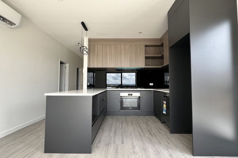 Photo of property in 28 Neretva Avenue, Massey, 0614