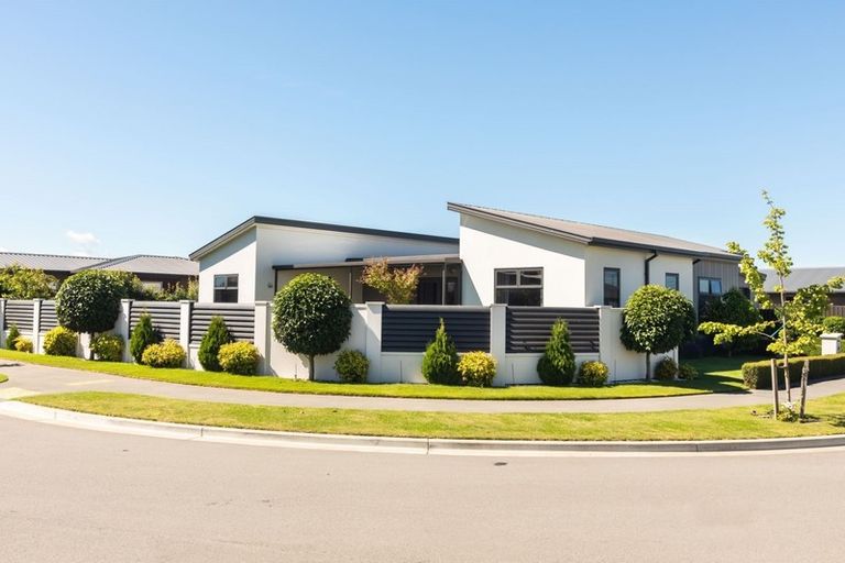 Photo of property in 8 Davaar Crescent, Broomfield, Christchurch, 8042