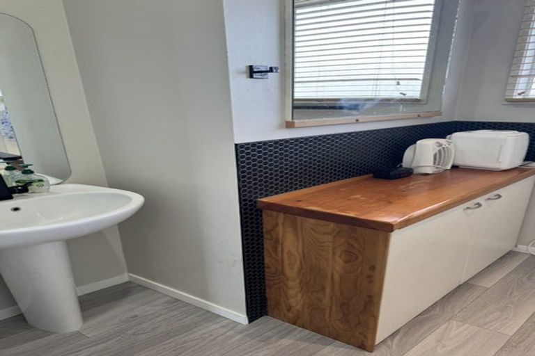 Photo of property in 1 Starling Place, Ranui, Auckland, 0612