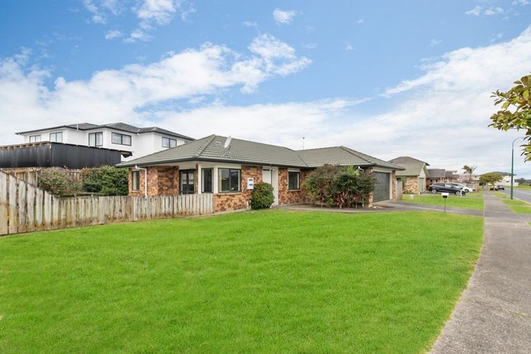 Photo of property in 64 Naylors Drive, Mangere, Auckland, 2022
