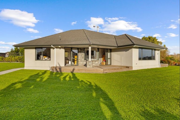 Photo of property in 44 Tutakarae Road, Kelvin Grove, Palmerston North, 4470
