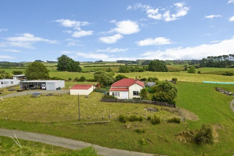 Photo of property in 19 Graves Street, Eltham, 4322