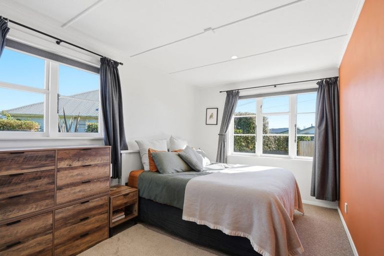 Photo of property in 6 Paddington Street, Northcote, Christchurch, 8052