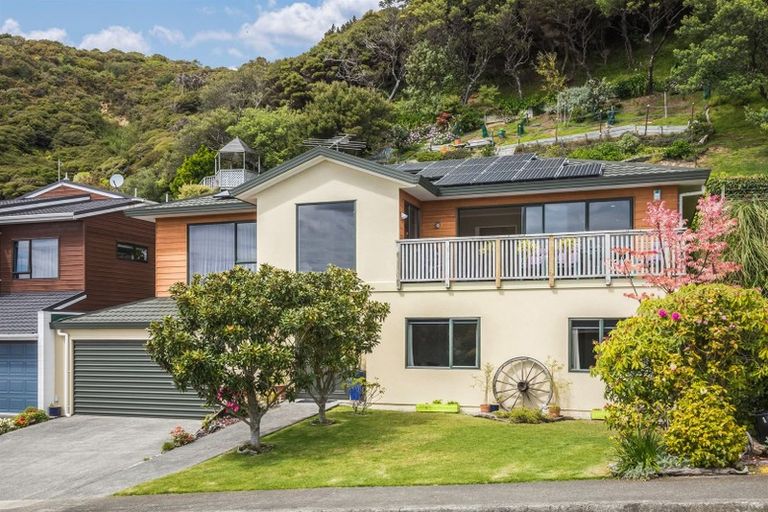 Photo of property in 39 Leeward Drive, Whitby, Porirua, 5024