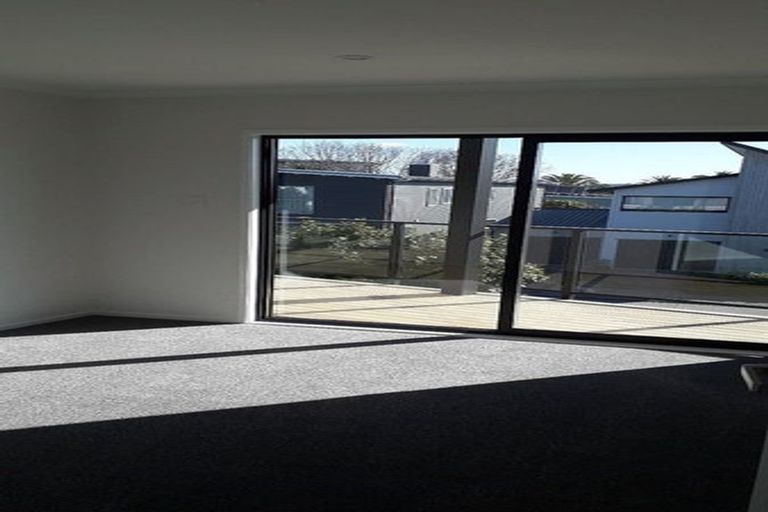 Photo of property in 2 Liquidambar Drive, Hobsonville, Auckland, 0616