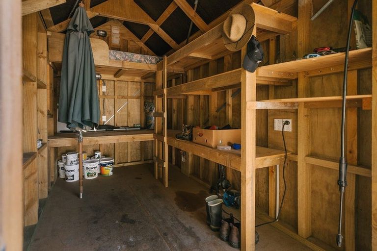 Photo of property in 216 Rowes Road, Hunterville, 4785