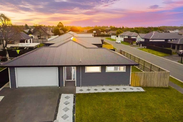 Photo of property in 8 Clonbunny Close, Rolleston, 7614