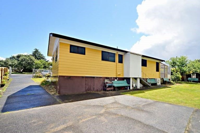 Photo of property in 8 Holborn Place, Papatoetoe, Auckland, 2025